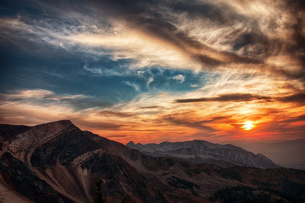 mountains, peak, sunset-440520.jpg